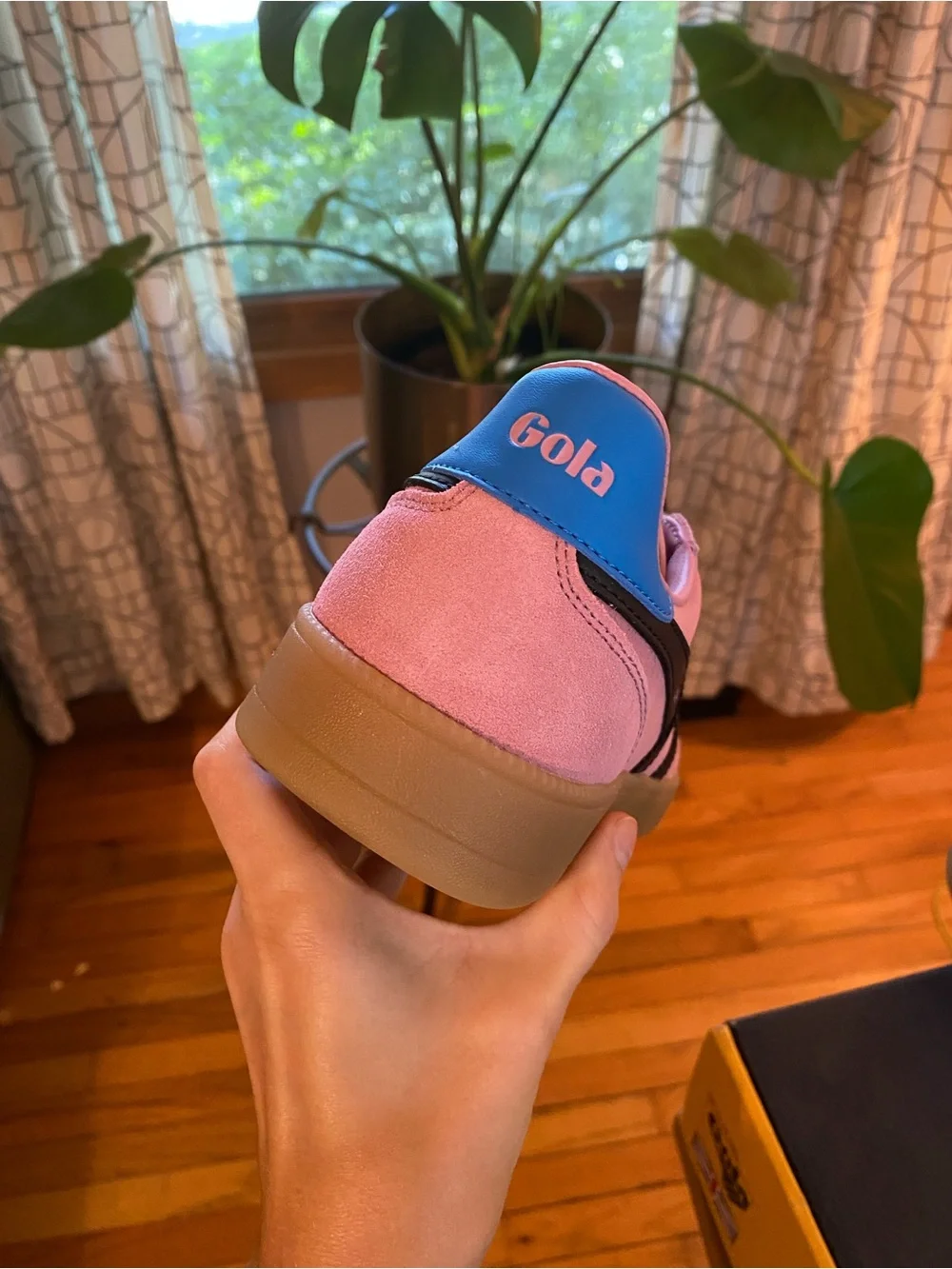 Women’s Gola Gum Bottom Sneakers. Never worn, perfect condition. Size 8